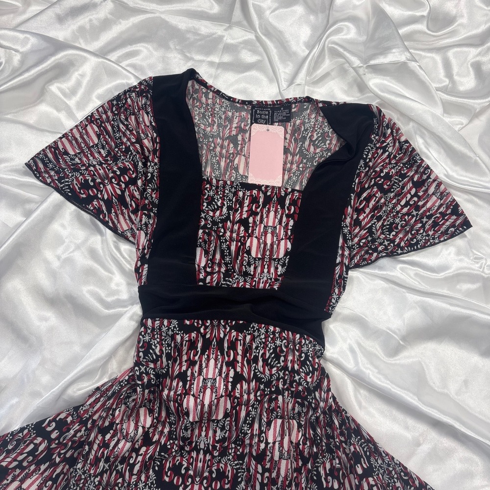 Suzie in the City Damask Empire Waist Tunic Top Red Black White Small 12149Z - Picture 3 of 6
